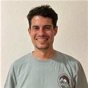 Profesor de programación con más de 2 años de experiencia enseñando a alumnos de todas las edades.